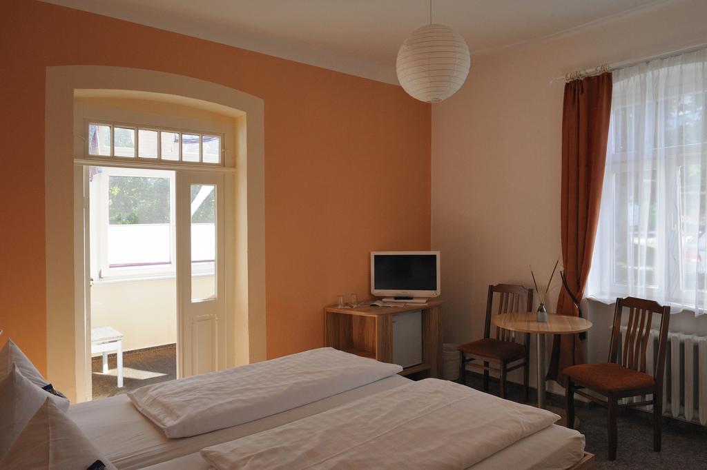 Pension Am Kluenderberg Binz Exteriér fotografie